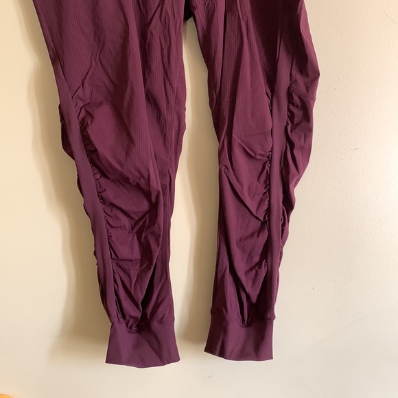 Lululemon Beyond The Studio Jogger - Picture 5 of 8